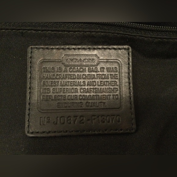 Coach Hampton signature flap satchel. Smoke free and pet free home. - Picture 3 of 16